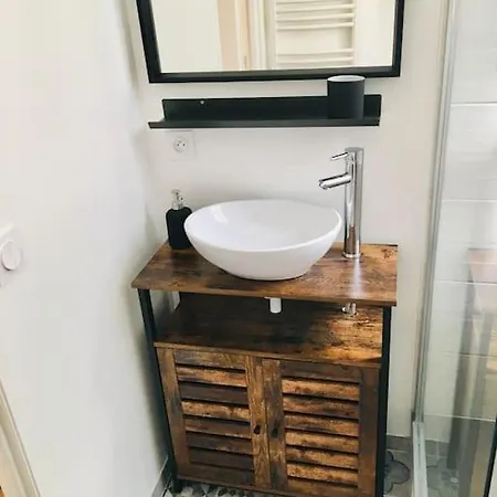 Le Dupont, 2 & Parking Prive