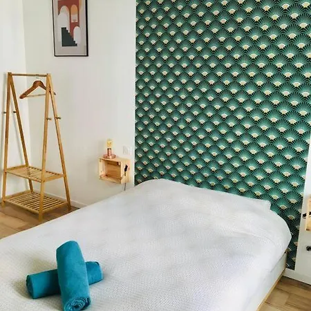 Le Dupont, 2 & Parking Prive